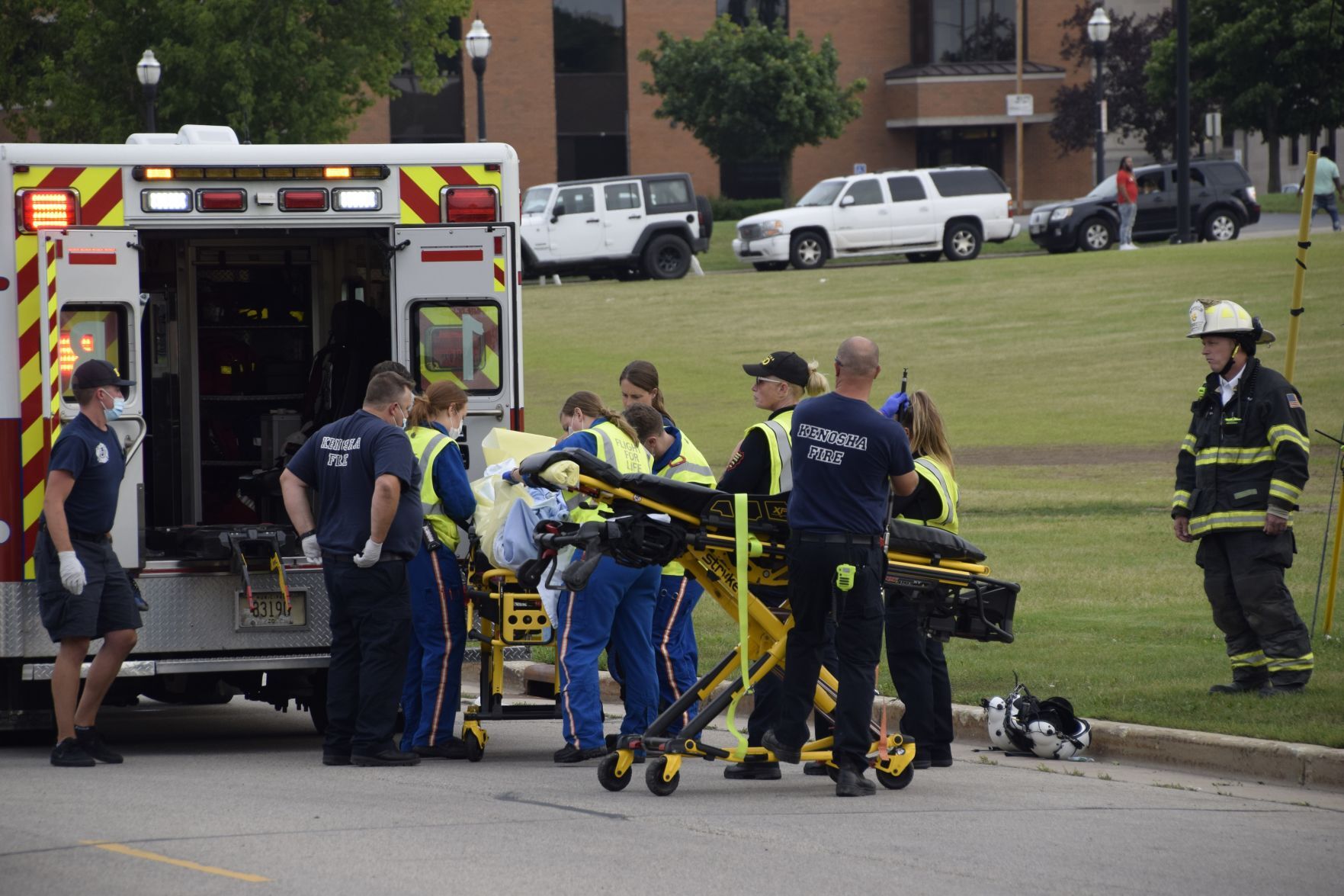 Girl shot after apparent car theft attempt; flown to Children's Hospital